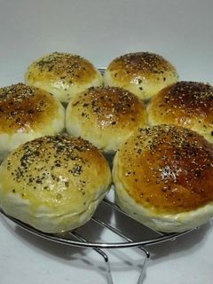 Una foto de Pan de hamburguesa (Fácil, económico y esponjoso)