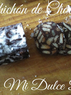 Una foto de Salchichón de chocolate. Súper fácil y ¡delicioso!