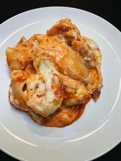 Una foto de Caracolas rellenas de carne