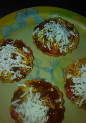 A picture of Razma - tarts (kidney beans).