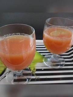 A picture of Carrot lemonade.