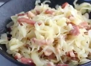 Foto de Salteado de Repolho e Bacon
