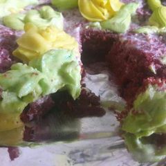 A picture of Wheat flour red velvet cake.
