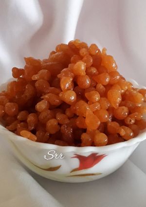 बेसन की बूँदी (besan ki boondi recipe in Hindi) रेसिपी मुख्य फोटो