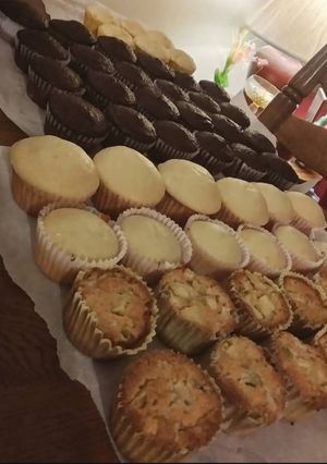 A picture of Four Seasons Cupcakes.