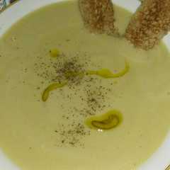 Una foto de Crema de calabacín con quesitos
