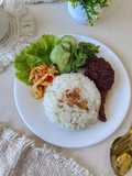 Bebek bumbu hitam khas Madura
