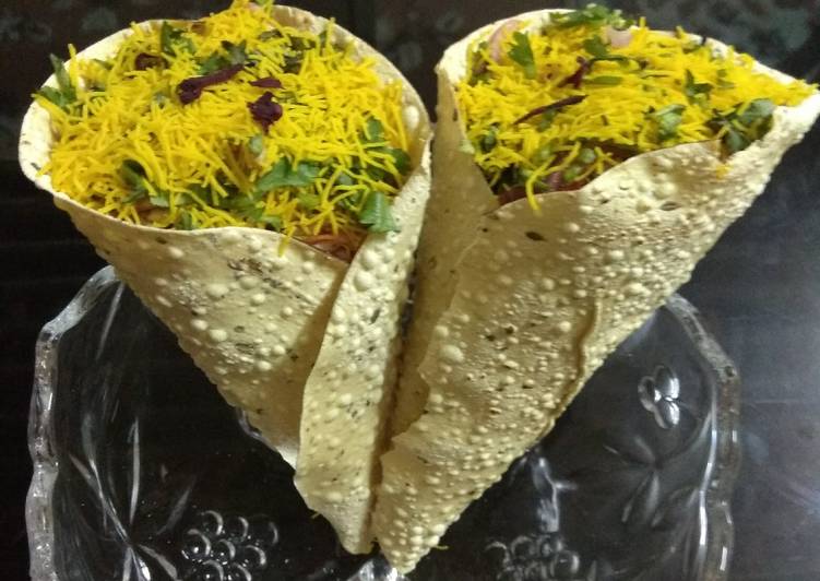 Recipe of Ultimate Papad Cone Bhel puri