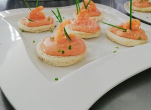 Una foto de Canapés de camarón