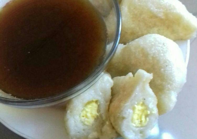 Pempek teri nasi isi telur