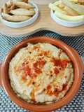 Hummus de garbanzos con pulled pork y setas