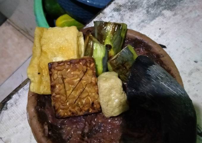 Cara Membuat Sambel penyet terong ungu ala ala Kekinian