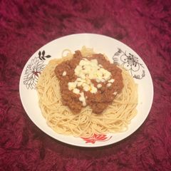 A picture of Homemade spaghetti bolognese.