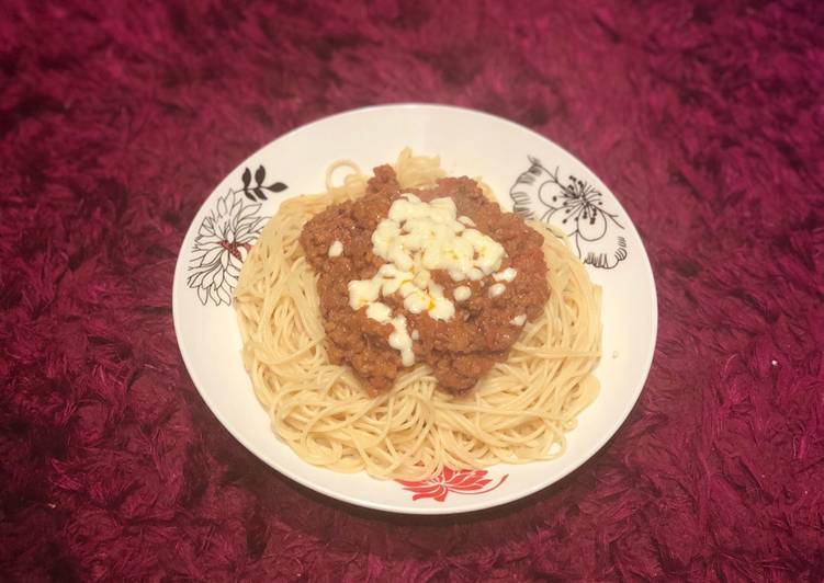 Homemade spaghetti bolognese