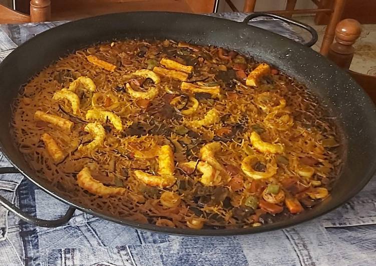 Fideuà vegana