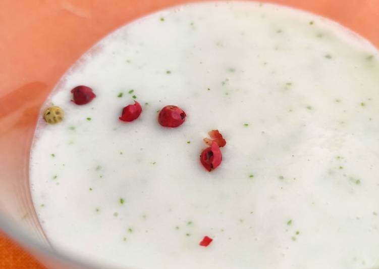 Recetta di Perfect Frozen Lemon: Sgroppino limone, menta, basilico al sapore di Gin