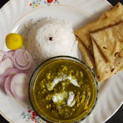 A picture of Shahi Palak Paneer.