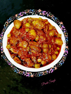 रेस्टोरेंट स्टाइल मटर मशरुम((Restaurant style mushroom matar recipe in hindi) रेसिपी मुख्य फोटो