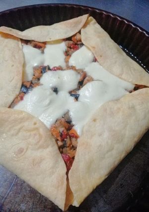Una foto de Tarta de Pollo y Berenjena en masa de Tacos