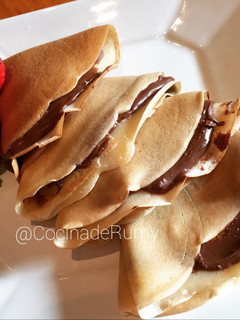 Una foto de Crepes con nutella🥞🍫