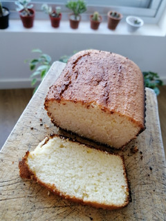 Una foto de Budín de coco y limón sin gluten