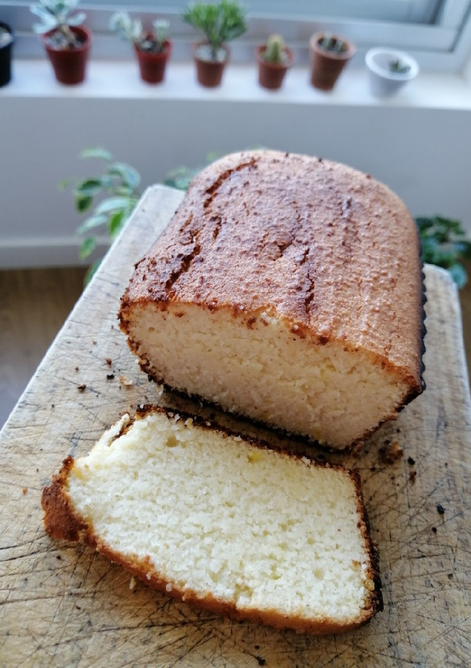 Una foto de Budín de coco y limón sin gluten