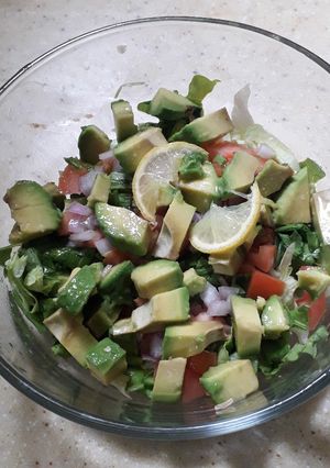 صورة لوصفة سلطة الأفوكادو 🥑