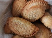 A picture of air fryer empanadas