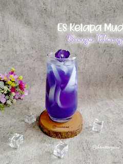 Foto resep 526. Es Kelapa Muda Bunga Telang