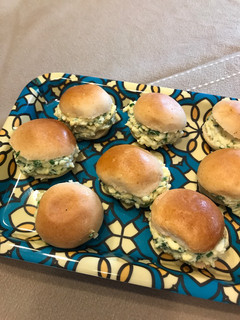 Una foto de Pancitos de coctail rellenos