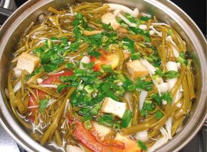 Hình của món Canh chua rau muống chay.