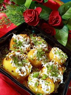 स्टफ्ड दम आलू (Stuffed dum aloo recipe in Hindi) रेसिपी मुख्य फोटो