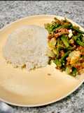 Sautéed long beans with ground beef (Tumis kacang panjang dengan daging giling)