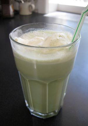 A picture of Super Easy Iced Matcha Latte.