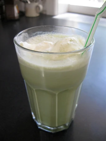 Easy Steps to Make Super Easy Iced Matcha Latte which So Delicious