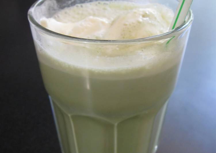 Simple Way to Prepare Speedy Super Easy Iced Matcha Latte