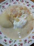 Sopa con huevo y tiburones