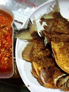 Foto resep ikan bawal goreng sambal menggelegar