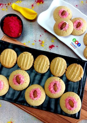 A picture of Besan coconut cookies.