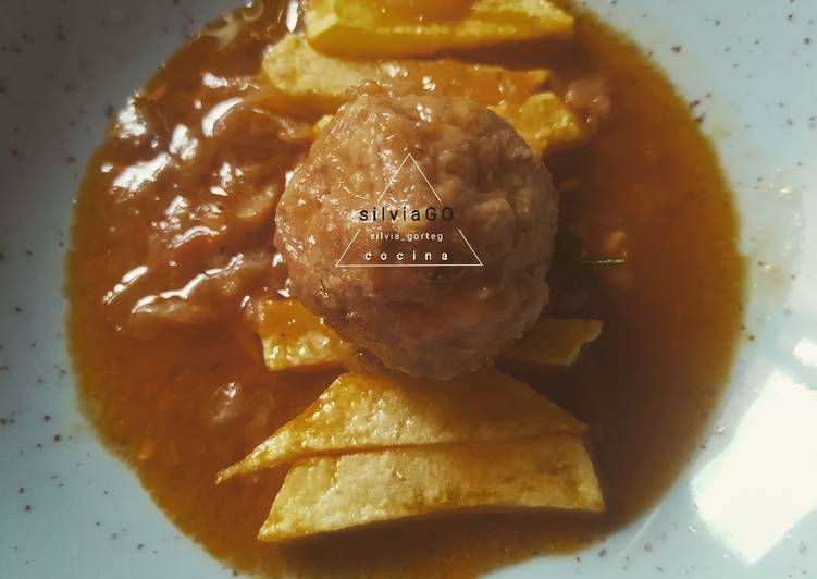 Alb贸ndigas en salsa馃敟馃嵅