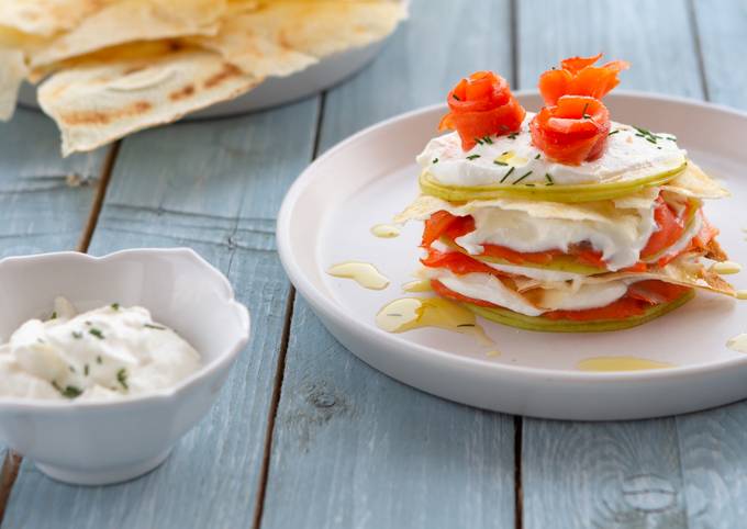 Modo semplice a Preparare Preferito Millefoglie Salmone selvaggio affumicato Sockeye Fumara con Mela