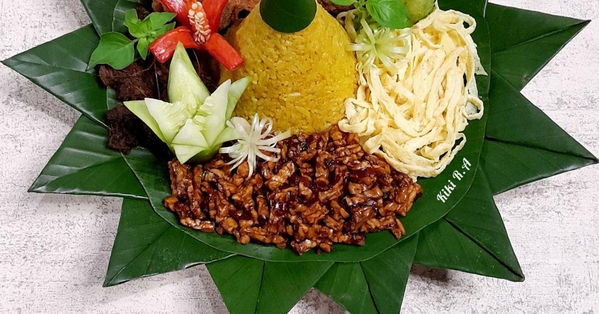 Tumini (Tumpeng Mini) Nasi Kuning Praktis