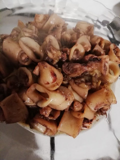 Una foto de Calamares encebollados
