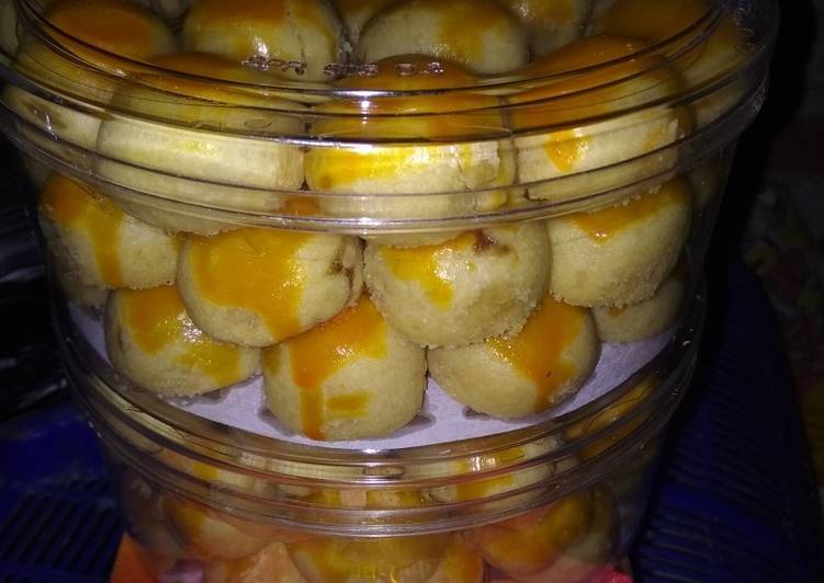 Nastar ngepyur lembut di mulutt