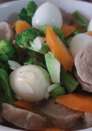Foto resep Tumis Telur Puyuh dengan sayuran