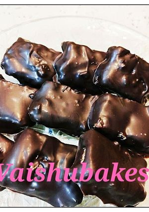 A picture of Oats Choco Yoga Bars.