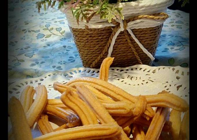 Kue akar kelapa (bentuk churros)