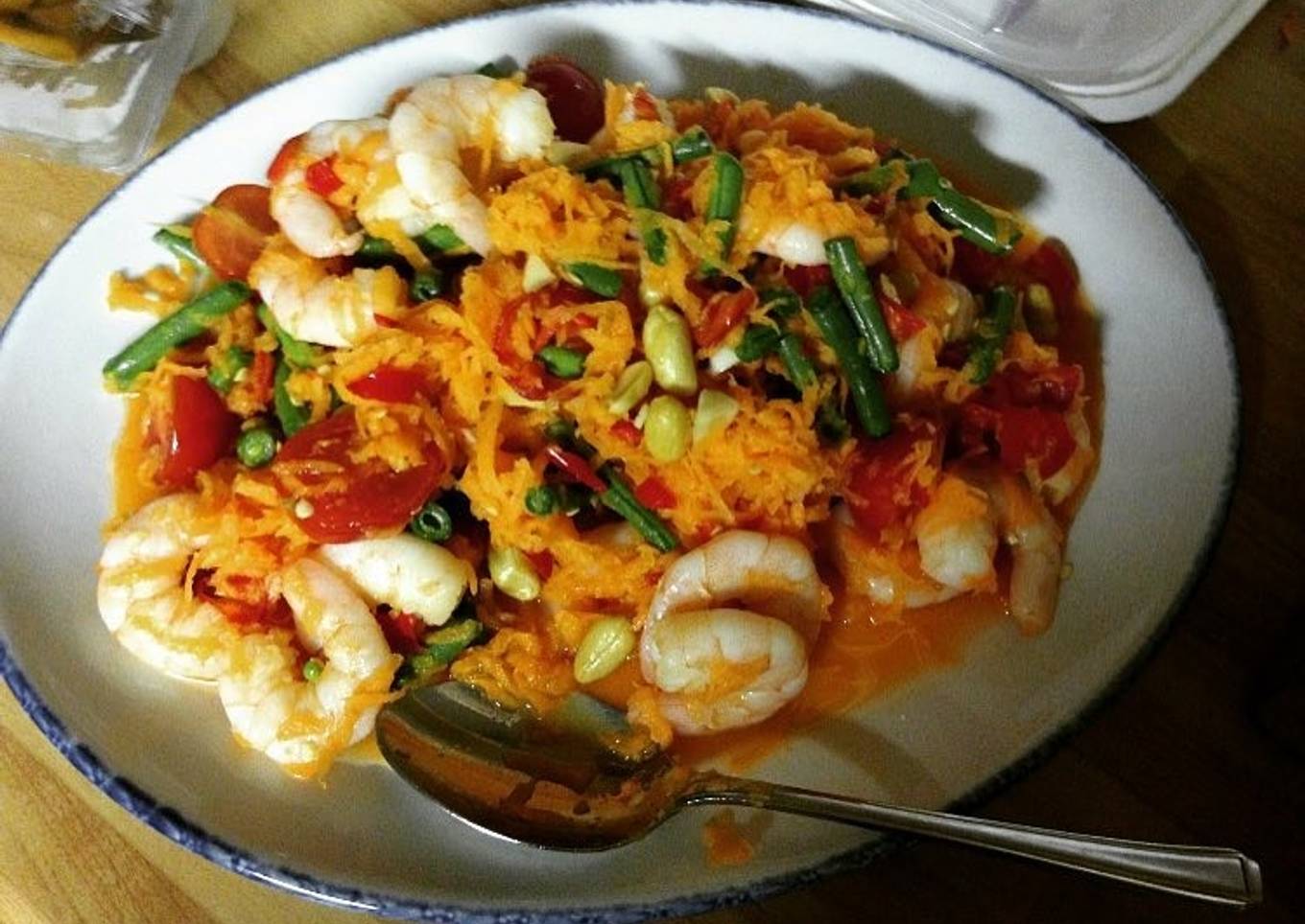 Thai prawn salad