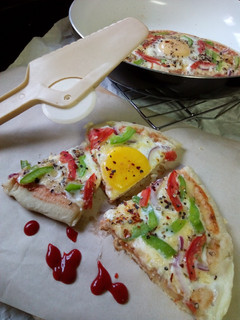 A picture of Egg Pan Pizza#worldwideeggs.