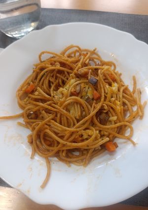 Una foto de Espaguetis con verduras